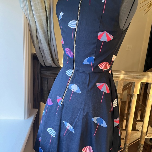 Draper James size 4 novelty fit and flare with pockets! - Picture 3 of 5